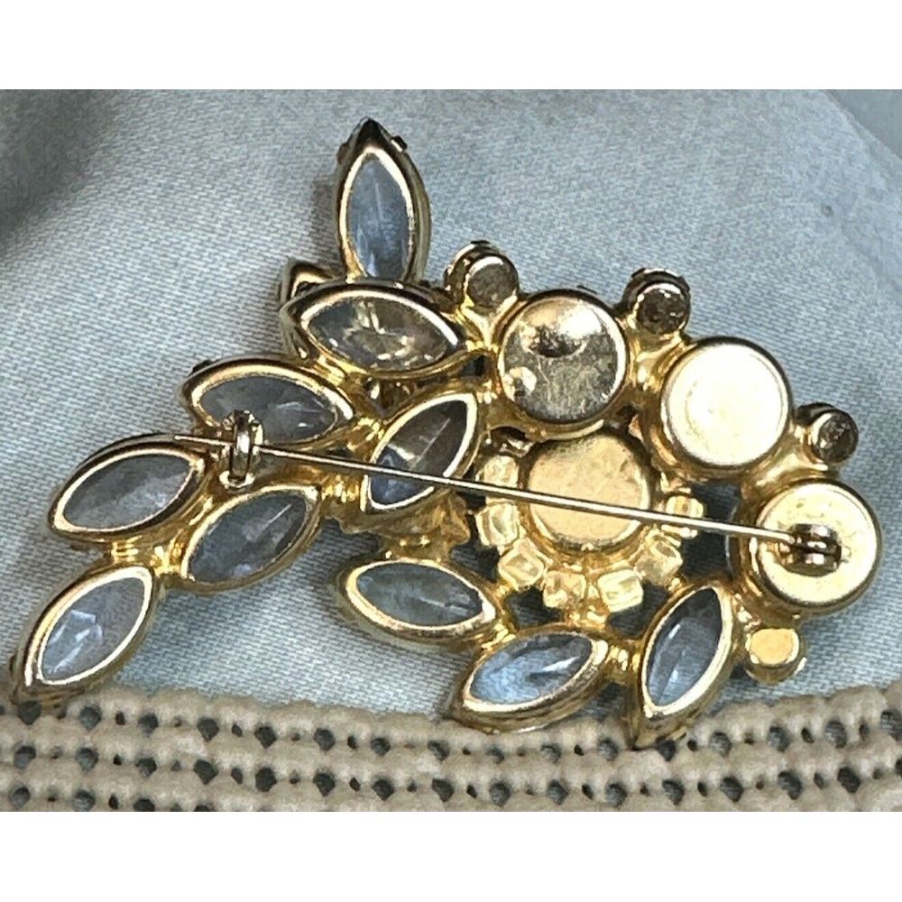 Antique or vintage iridescent aurora borealis flower crystal pin or brooch - Picture 3 of 9